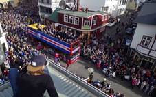 Tuyển Iceland được chào đón như người hùng khi về nước