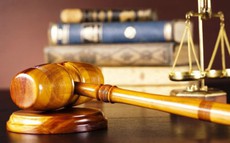 Không tiền vất vả, nhiều tiền lại cãi vã