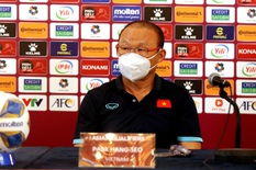 HLV Park Hang Seo: ‘Trọng tài đã xem VAR và tôi tuân theo quyết định của trọng tài’