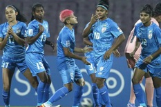 Hơn 10 cầu thủ nhiễm COVID-19, chủ nhà Ấn Độ bị loại khỏi Giải bóng đá nữ châu Á