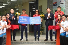 Hoàng Nguyên Thanh được thưởng 100 triệu đồng cho chiếc HCV marathon lịch sử
