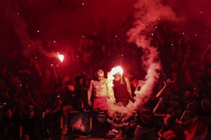 Indonesia điều tra cổ động viên đốt pháo sáng trong trận gặp Việt Nam