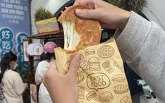 Món ăn vặt bánh đồng xu cuốn hút giới trẻ