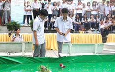 Học sinh THPT Hùng Vương “chinh phục đại dương” với tàu ngầm tự thiết kế