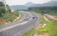 Bộ Xây dựng lấy ý kiến 11 địa phương về mở rộng cao tốc Bắc - Nam lên 6 làn xe