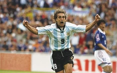 Batistuta và tình yêu 'kỳ lạ' dành cho thành Firenze huyền thoại