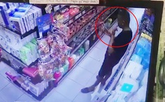 Người đàn ông bôi nước bọt vào hàng loạt sản phẩm tại siêu thị ở Đà Nẵng