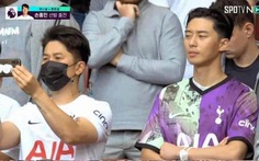 Park Seo Joon lặn lội đường xa xem bóng đá, thấy bạn thân 'ăn hành'