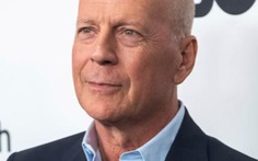 'Mâm xôi vàng' 'sờ gáy' Bruce Willis và 'Diana'