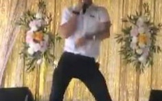 Chàng trai nhảy siêu dẻo khi cover 'Lạc trôi' phiên bản bolero