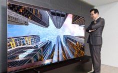 Cùng ngắm TV 'khủng' 88 inch giá 20 ngàn USD của Samsung