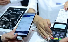 Người Việt đã có thể dùng điện thoại thay thẻ ATM
