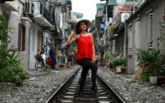 Đường sắt chạy qua phố cổ Hà Nội lên báo Pháp