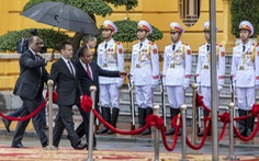 Thủ tướng Việt Nam đón Thủ tướng Nga tại Phủ Chủ tịch