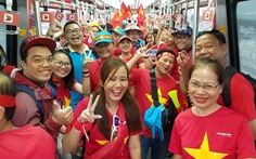 Cổ động viên Việt rần rần 'đổ bộ' Malaysia