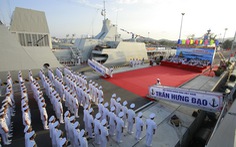 Thượng cờ 2 tàu hộ vệ tên lửa Trần Hưng Đạo và Quang Trung