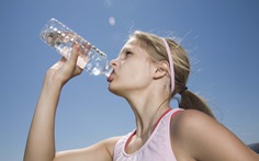Uống nước đúng cách để tránh trụy tim