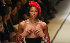 ‘Báo đen’ Naomi Campbell: biểu tượng thời trang 2018