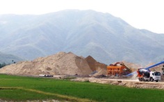 Khánh Hòa dừng cấp phép, xử 'bảo kê' khai thác khoáng sản