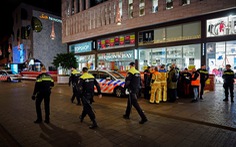 3 thiếu niên bị đâm ngay trung tâm mua sắm ở The Hague