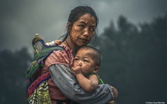 Ảnh chụp mẹ con người Mông nhận thưởng gần 3 tỉ đồng