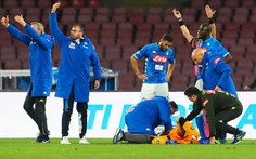 Thủ môn thuộc biên chế Arsenal gục ngã trên sân vì chấn thương đầu