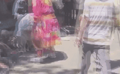 Video xe Lexus lao vào đội đưa tang, 3 người chết