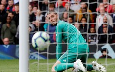 CĐV MU hết kiên nhẫn với De Gea