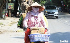 Miền Bắc, miền Trung 'đón' đợt nắng nóng gay gắt 39-40 độ