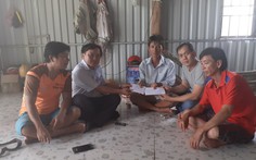 Trao gần 40 triệu đồng ủng hộ gia đình nghi ngạt khí CO2 ở xã đảo Thổ Châu