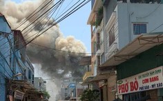 Nhiều xưởng đồ gỗ bị thiêu rụi ở Hà Nội