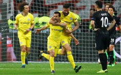 HLV Maurizio Sarri 'thích đùa', Chelsea bị Frankfurt cầm hòa 1-1