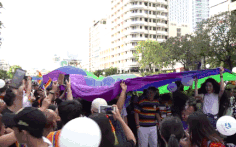 Video: Cộng đồng LGBT diễu hành ở phố đi bộ Nguyễn Huệ