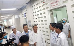 Thứ trưởng Bộ Y tế kiểm tra khu vực phòng chống lây nhiễm ở Bệnh viện Chợ Rẫy