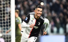 Ronaldo lập hat-trick, Juventus giữ vững đỉnh bảng