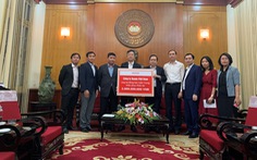 HVN trao tặng 3 tỉ đồng và hàng trăm máy móc cho miền Trung