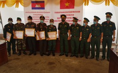 Tặng quà gần 1 tỉ đồng để ‘tiếp sức’ cho Campuchia chống dịch COVID-19
