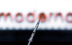 Moderna dự tính bán mỗi liều vắc xin COVID-19 khoảng 25-37 USD
