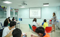 Giáo viên có điểm IELTS 8.0 vẫn chưa đủ điều kiện dạy ở Việt Nam!