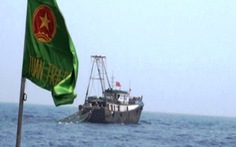 Đuổi 2 tàu cá treo cờ Trung Quốc áp sát giàn khai thác khí Thái Bình