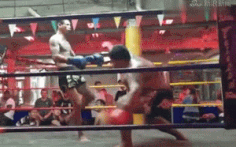 Võ sĩ 50kg tung đòn 'vô ảnh cước' hạ gục đối thủ to béo nặng 100kg