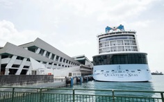 Gần 3.000 người mắc kẹt trên du thuyền vì một cụ ông dương tính với corona