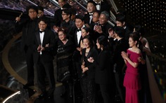 Đạo diễn Bong Joon Ho sau chiến thắng Oscar: "Mọi thứ thật điên rồ!"