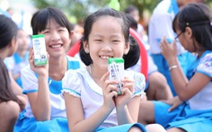 Vinamilk tặng quà 1-6 đặc biệt đến với trẻ em Quảng Nam