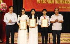 Sinh viên Lào thi tìm hiểu Nguyễn Du và Truyện Kiều cùng người Việt