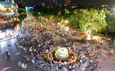 Hà Nội yêu cầu ăn mặc lịch sự, không nói tục ở phố đi bộ Hồ Gươm