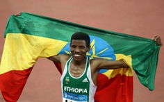 Nhà vô địch Olympic Gebrselassie nhập ngũ chiến đấu chống phiến quân ở Ethiopia