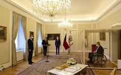 Tái nhiễm COVID-19, tổng thống Cộng hòa Czech bổ nhiệm thủ tướng từ hộp kính