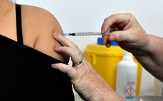 CEO Moderna nói vắc xin COVID-19 giảm hiệu quả trước biến thể Omicron