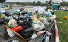 Rác thải ùn ứ ở Hà Nội: ‘Sẽ không để rác ở nội thành tồn đọng trong ngày’